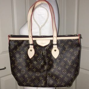 Free with Purchase!! Faux Tote